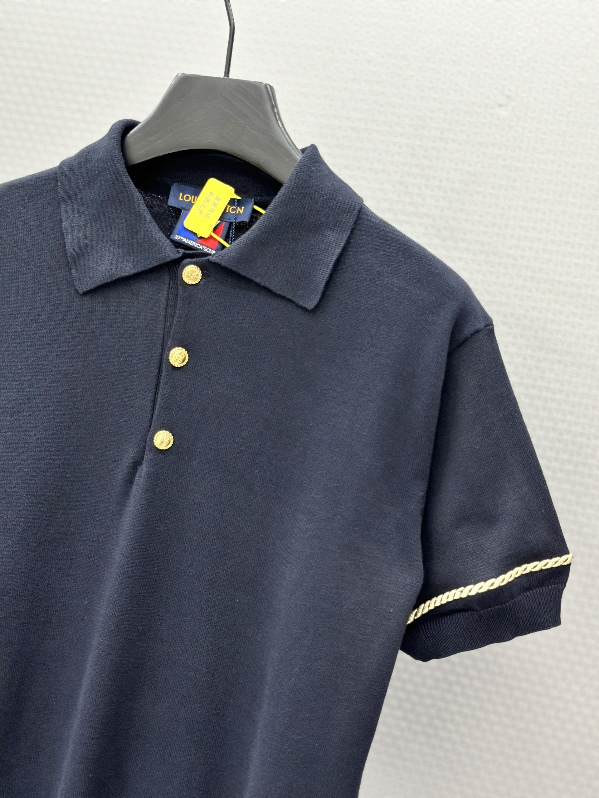 Áo polo len Louis Vuitton LV Xanh than thêu viền tay check khuy Vàng Like Auth 1-1 on web VTN