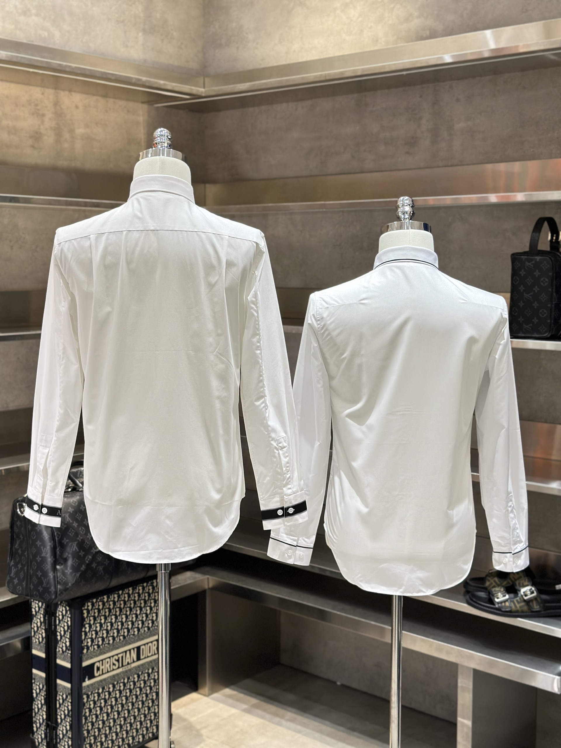 Áo sơ mi dài tay McQueen MCQ Trắng phối kẻ Đen tay Like Auth VTN