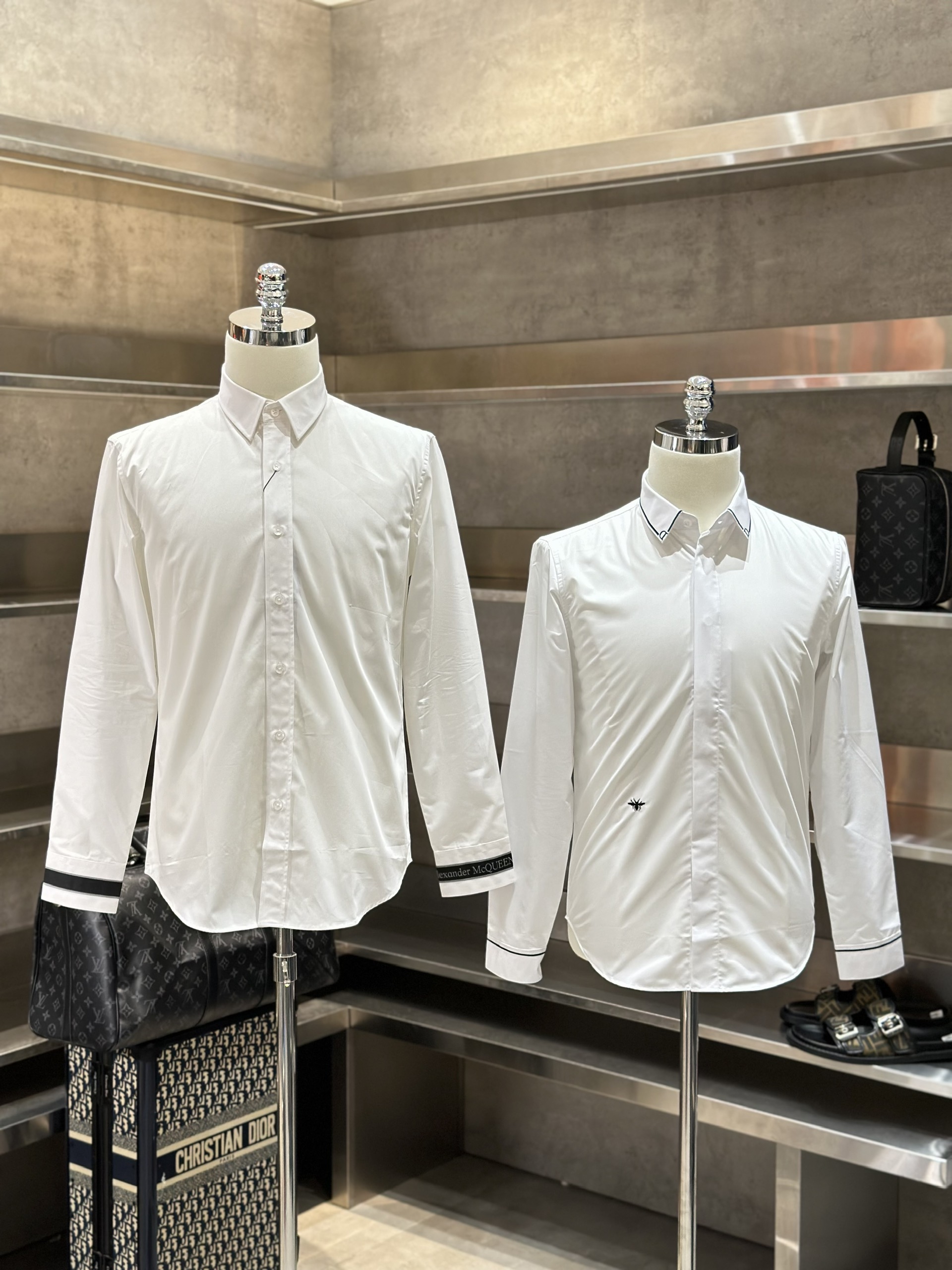 Áo sơ mi dài tay McQueen MCQ Trắng phối kẻ Đen tay Like Auth VTN