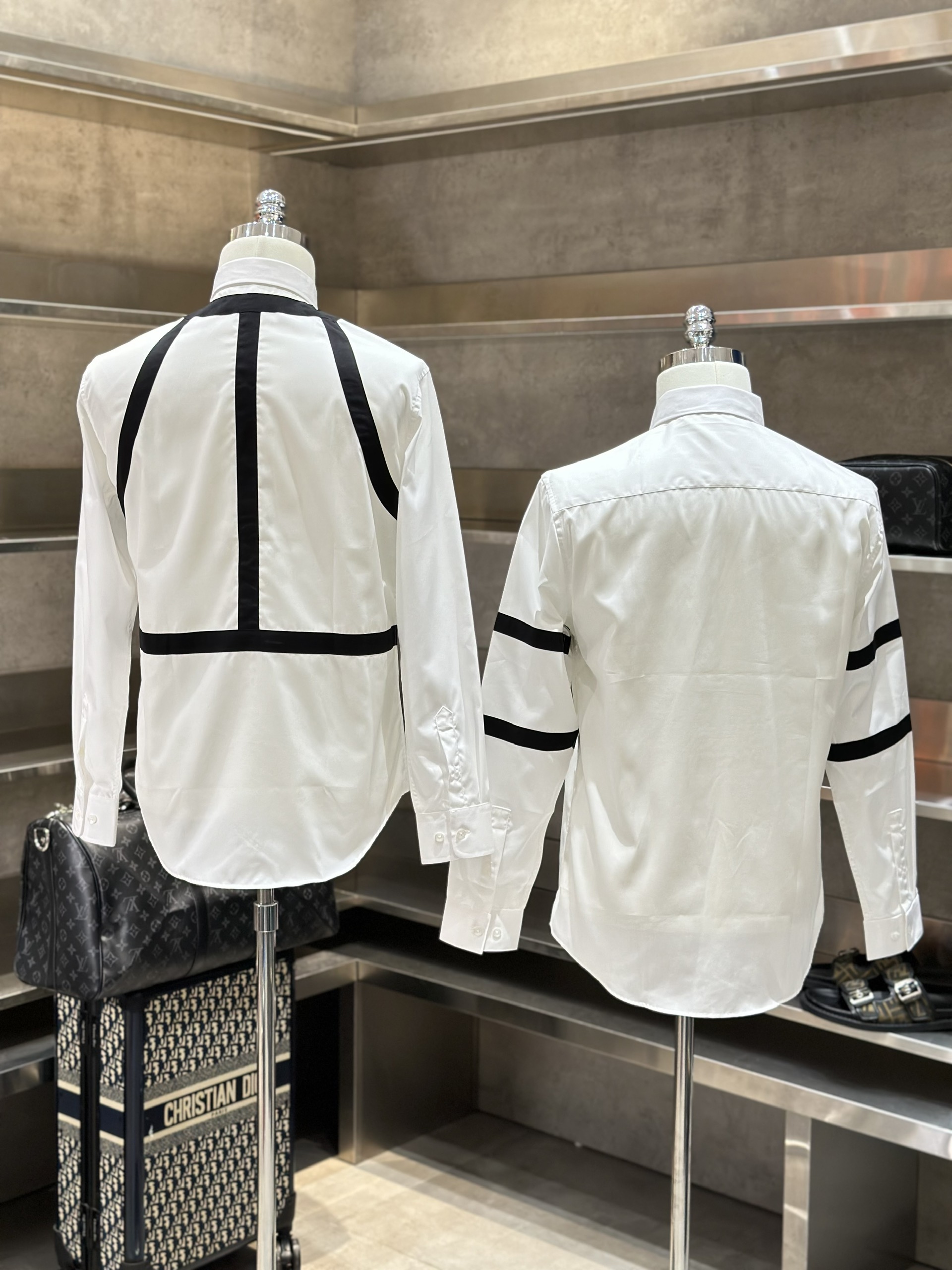 Áo sơ mi dài tay McQueen MCQ Trắng phối vạt kẻ Đen Like AuthVTN