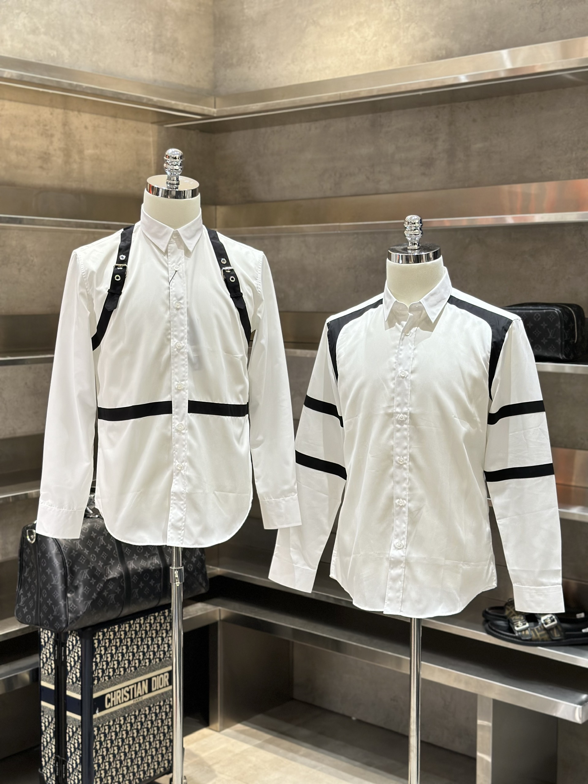 Áo sơ mi dài tay McQueen MCQ Trắng phối vạt kẻ Đen Like AuthVTN