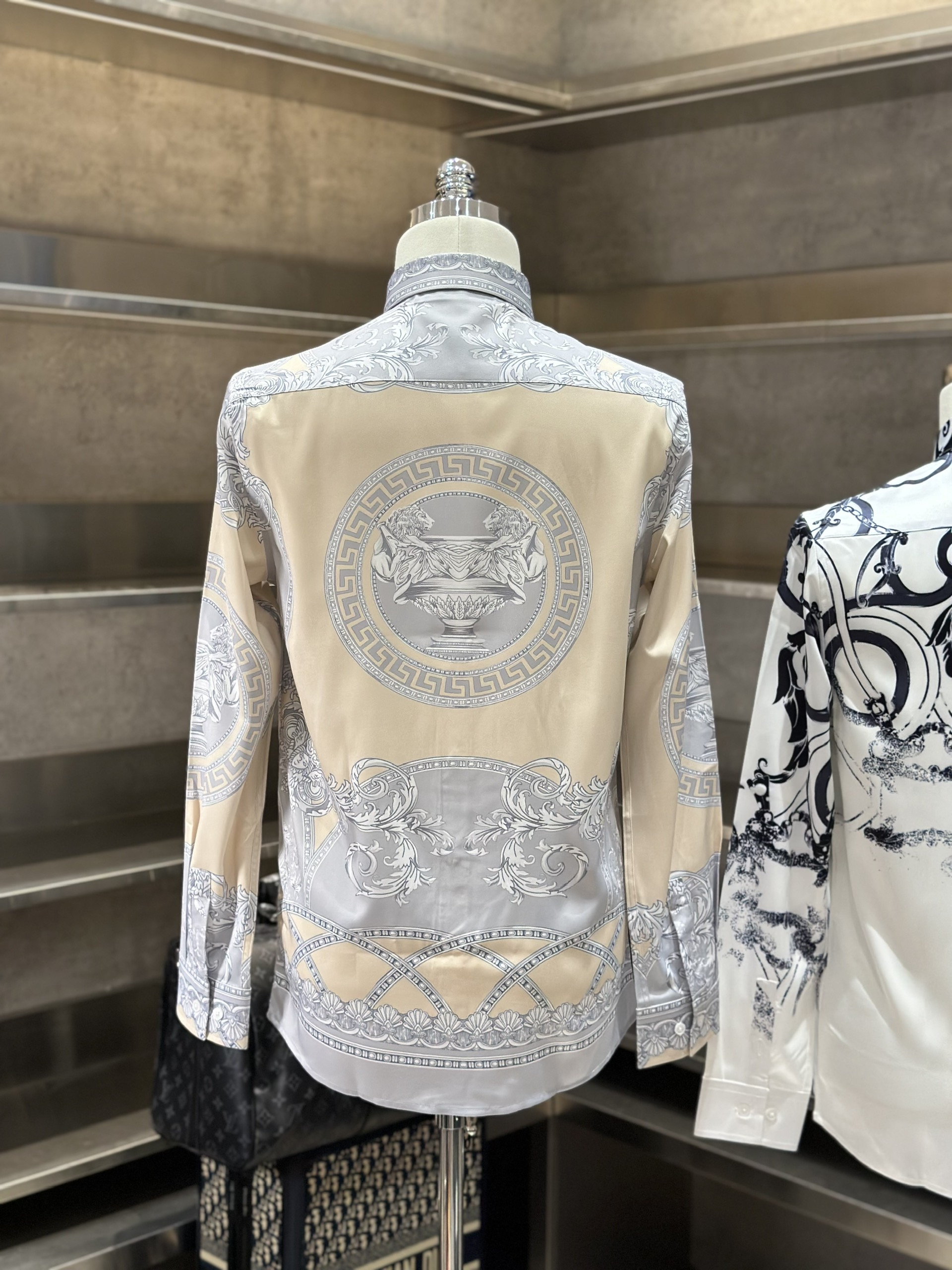 Áo sơ mi dài tay Versace VS Be họa tiết Xám full Like Auth VTN