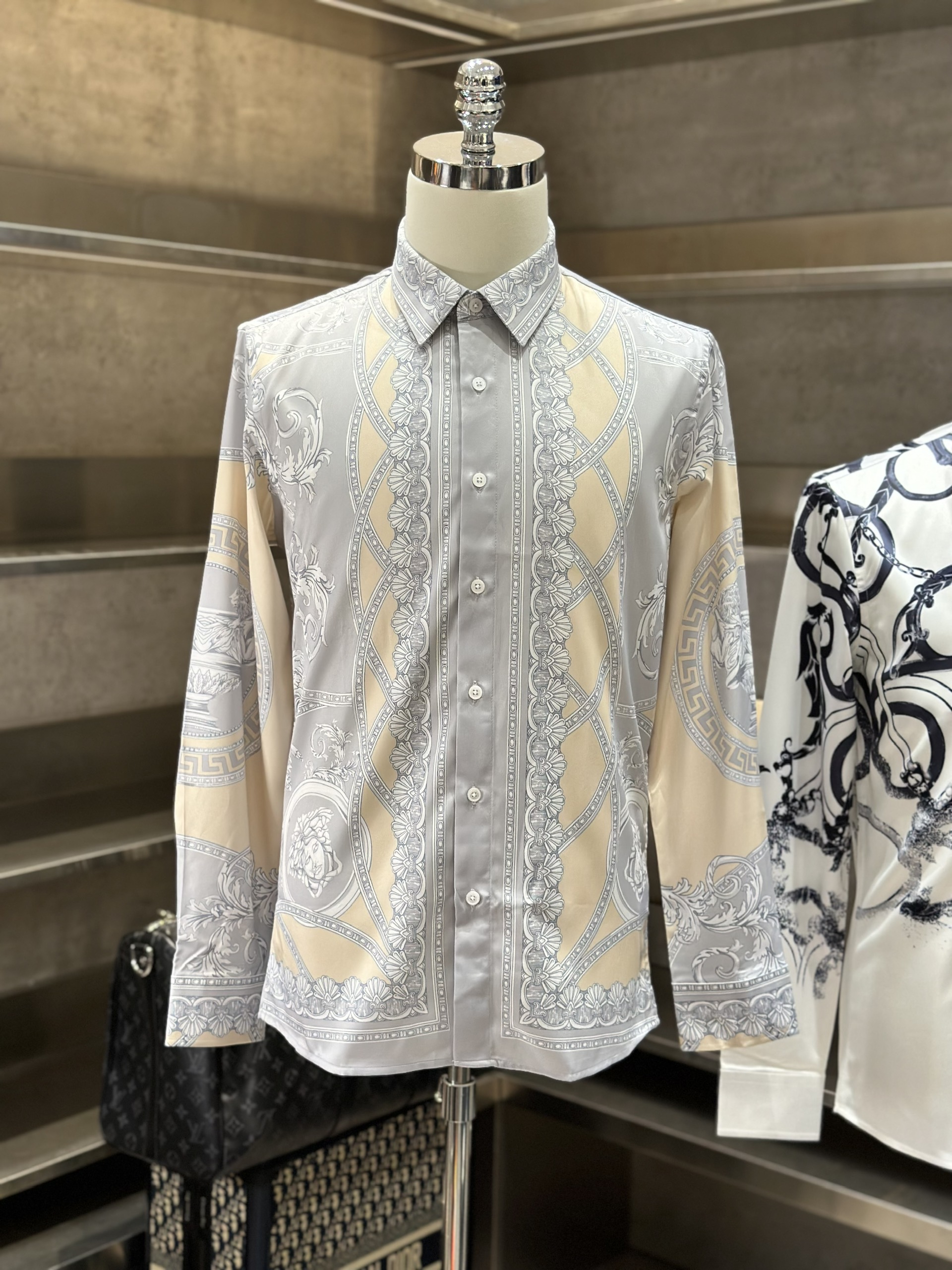 Áo sơ mi dài tay Versace VS Be họa tiết Xám full Like Auth VTN