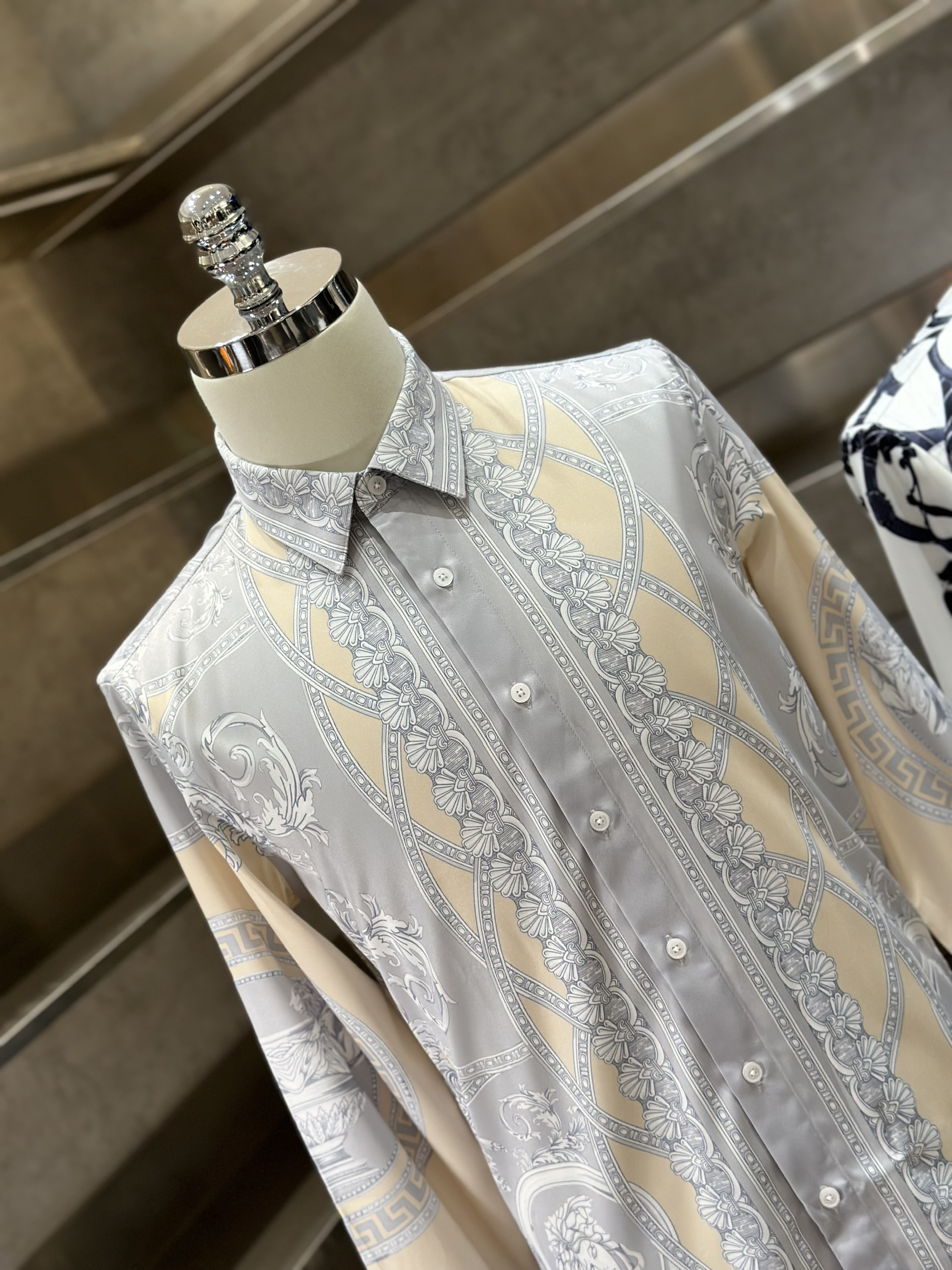 Áo sơ mi dài tay Versace VS Be họa tiết Xám full Like Auth VTN