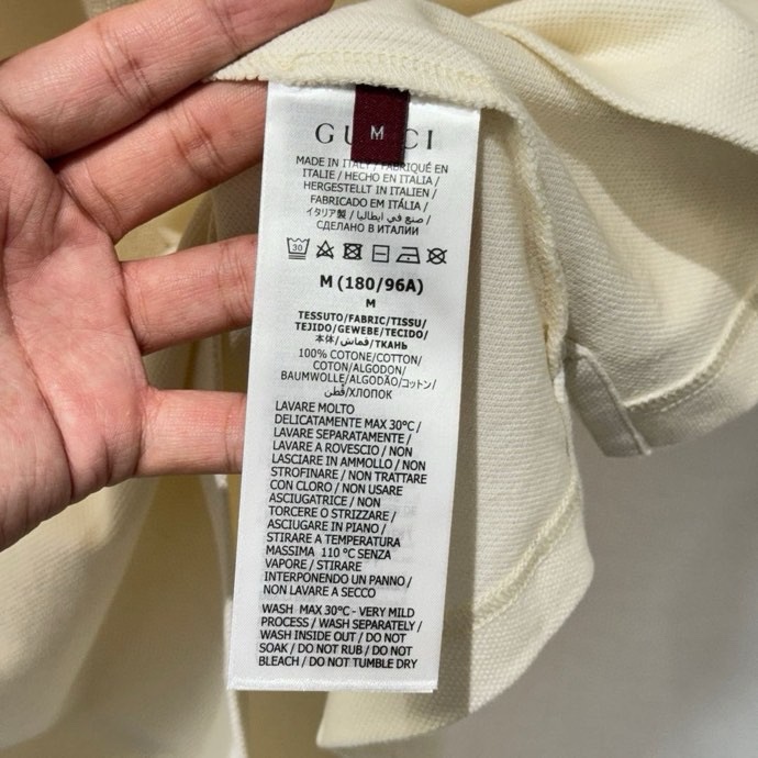 Áo polo Gucci GC Be logo chữ kẻ viền Đỏ Like Auth 1-1 on web VTN