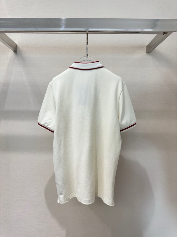 Áo polo Gucci GC Be logo chữ kẻ viền Đỏ Like Auth 1-1 on web VTN