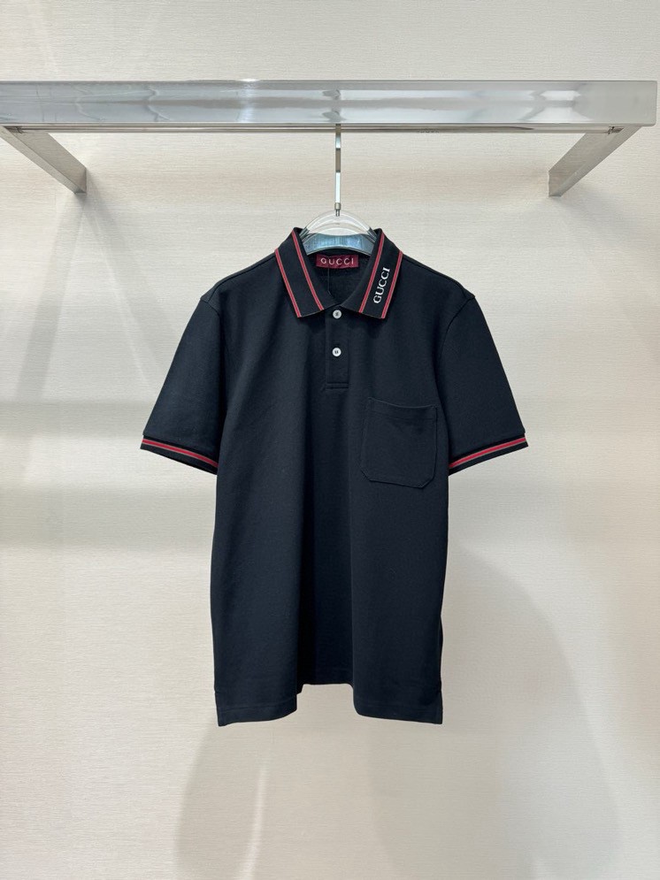 Áo polo Gucci GC Đen logo chữ kẻ viền Đỏ Like Auth 1-1 on web VTN