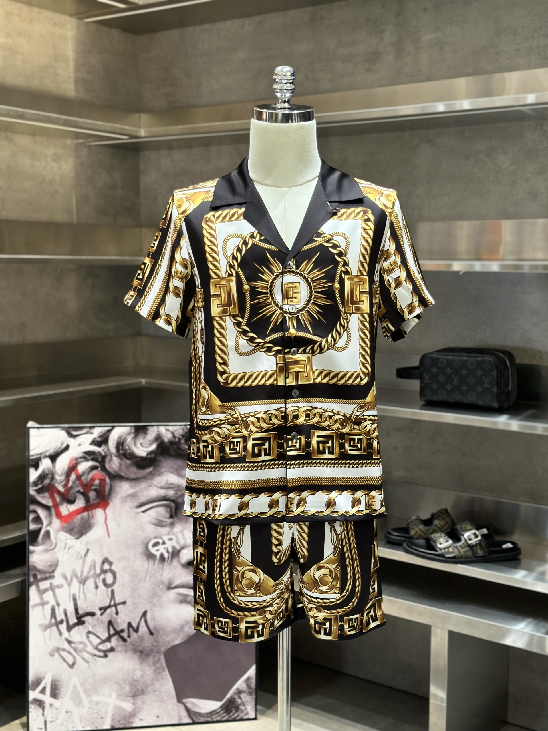 Bộ, set hè lụa Balmain họa tiết dây xích Like Auth VTN