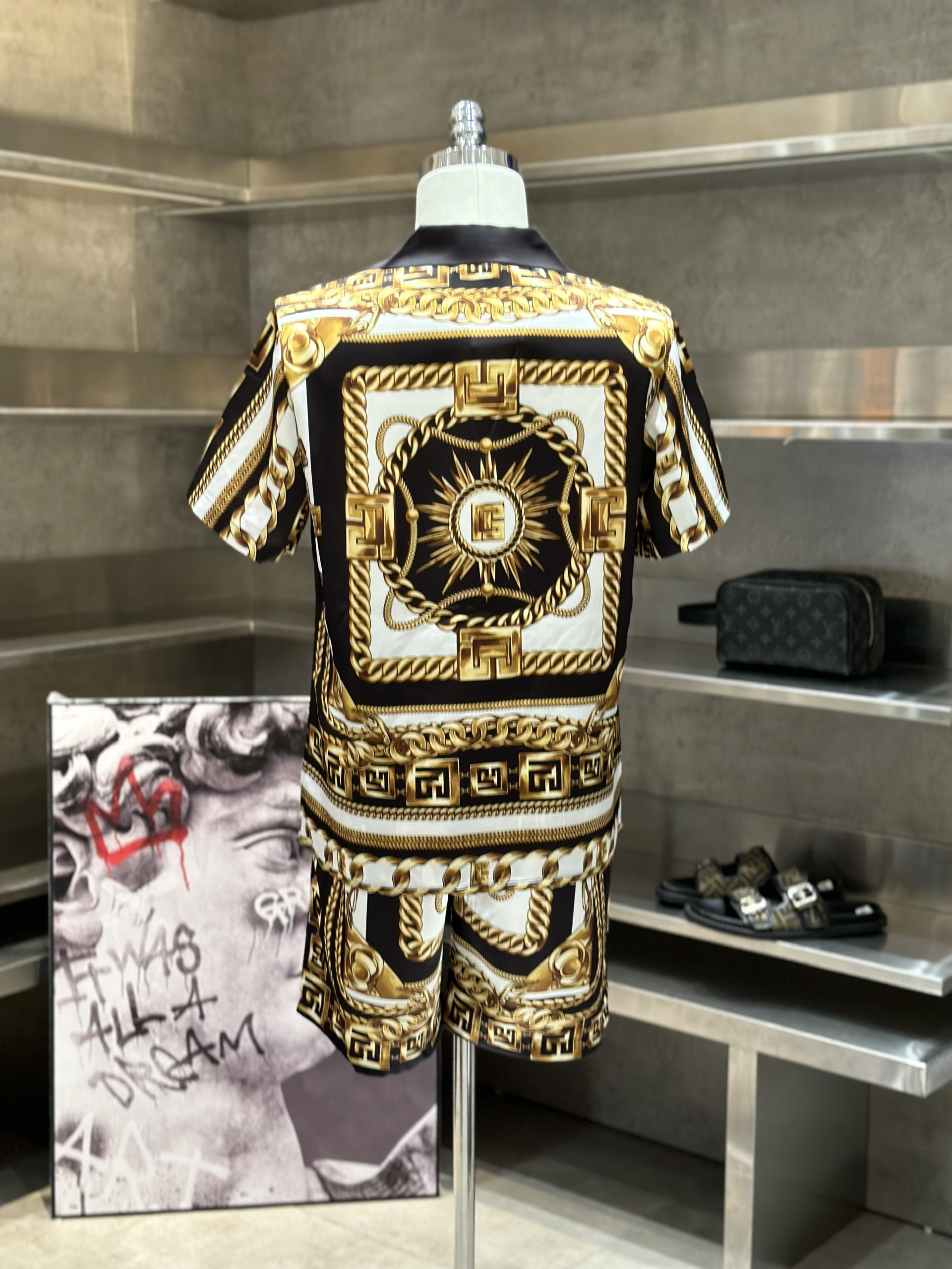 Bộ, set hè lụa Balmain họa tiết dây xích Like Auth VTN