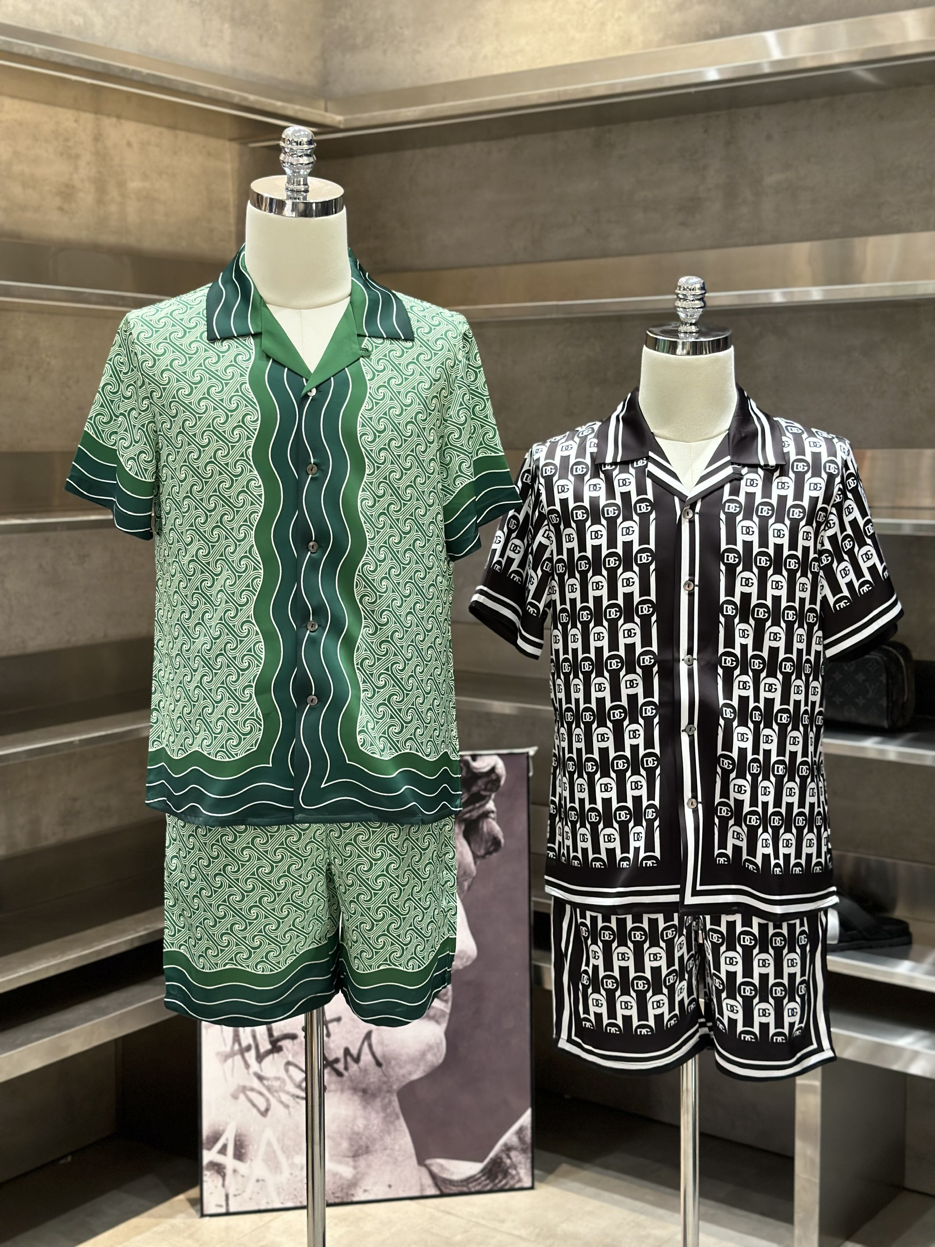 Bộ, set hè lụa Dolce Gabbana DG Đen phối Trắng họa tiết logo chấm tròn full Like Auth VTN