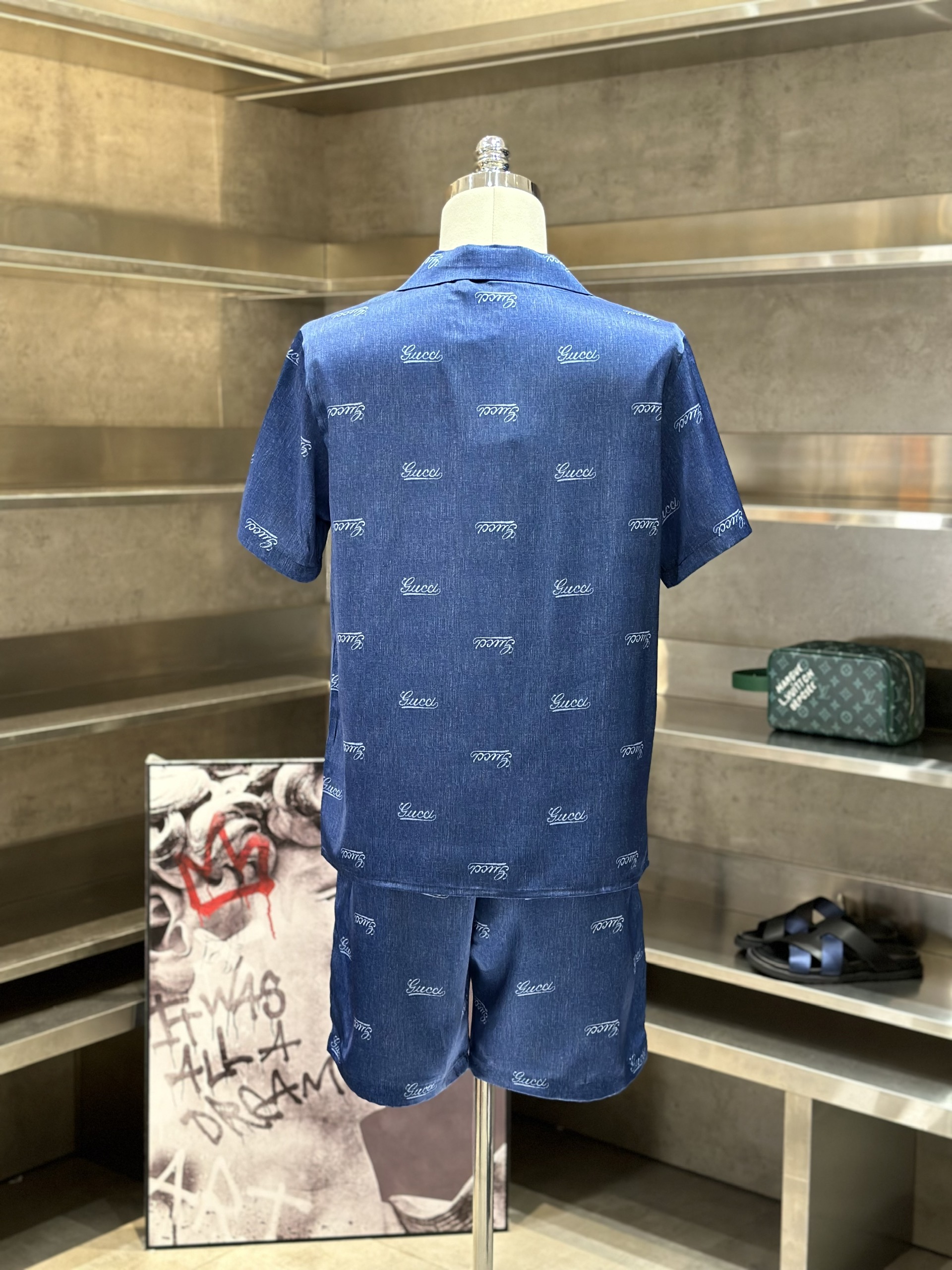 Bộ, set hè lụa Gucci GC Xanh than họa tiết logo chữ nhỏ full Like Auth VTN