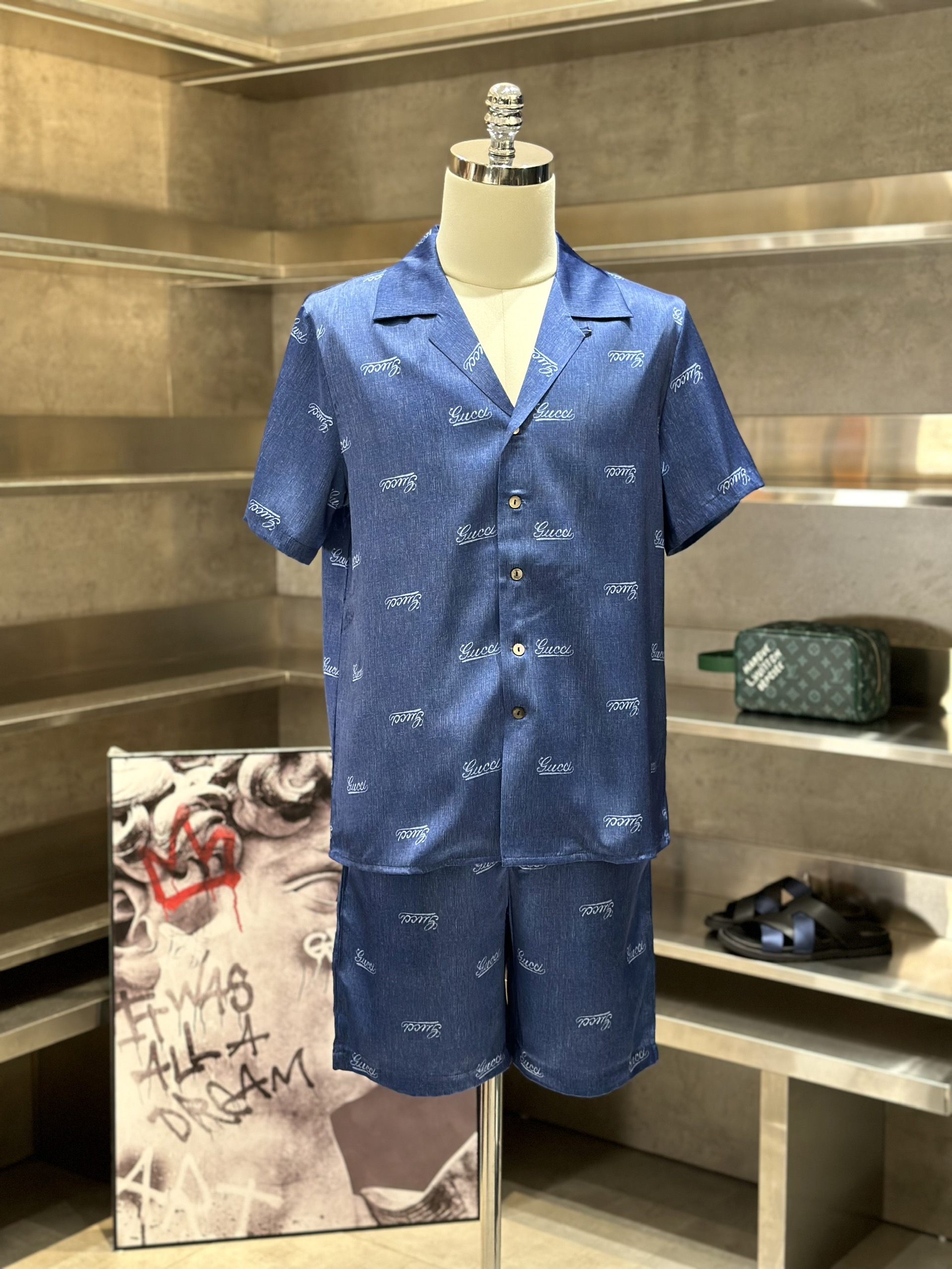 Bộ, set hè lụa Gucci GC Xanh than họa tiết logo chữ nhỏ full Like Auth VTN