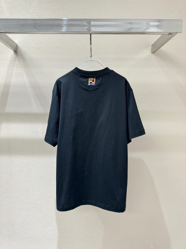 Áo phông T-shirt Fendi FF Đen túi ngực họa tiết  logo FF màu sắc Like Auth on web VTN