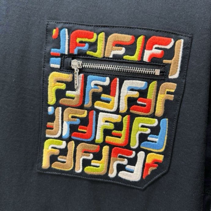 Áo phông T-shirt Fendi FF Đen túi ngực họa tiết  logo FF màu sắc Like Auth on web VTN