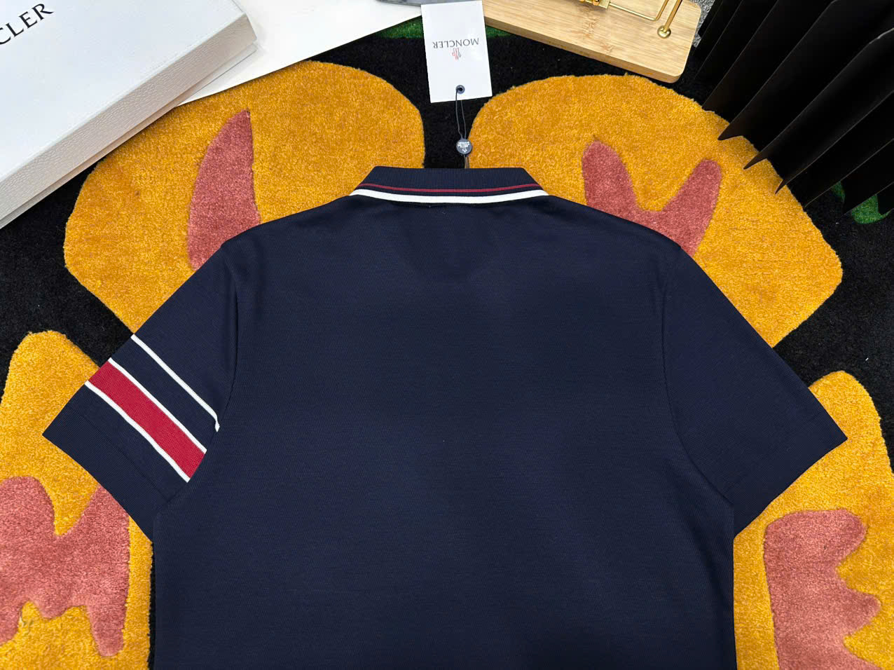 Áo polo Moncler M Xanh than logo thêu ngực kẻ sọc Đỏ Trắng Like Auth MK