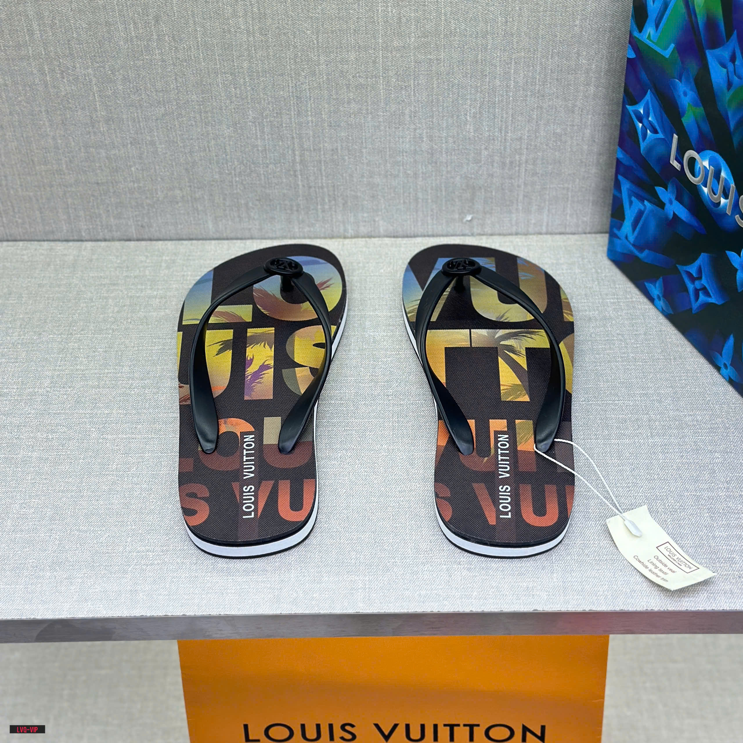Dép tông, xỏ ngón Louis Vuitton LV Đen logo tròn quai phối họa tiết chữ to màu sắc đế Like Auth fullbox LVQ