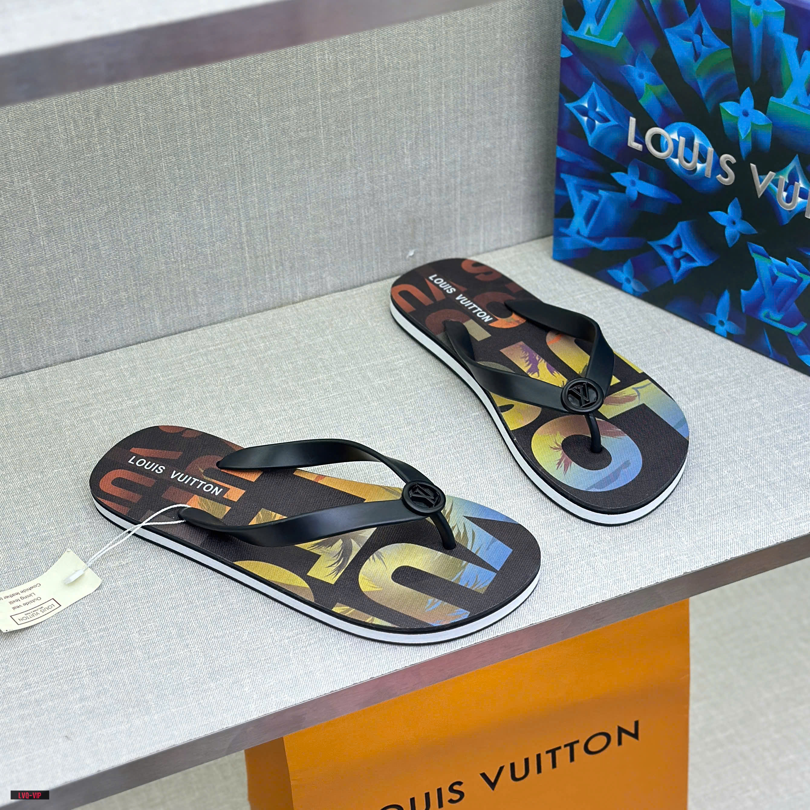 Dép tông, xỏ ngón Louis Vuitton LV Đen logo tròn quai phối họa tiết chữ to màu sắc đế Like Auth fullbox LVQ