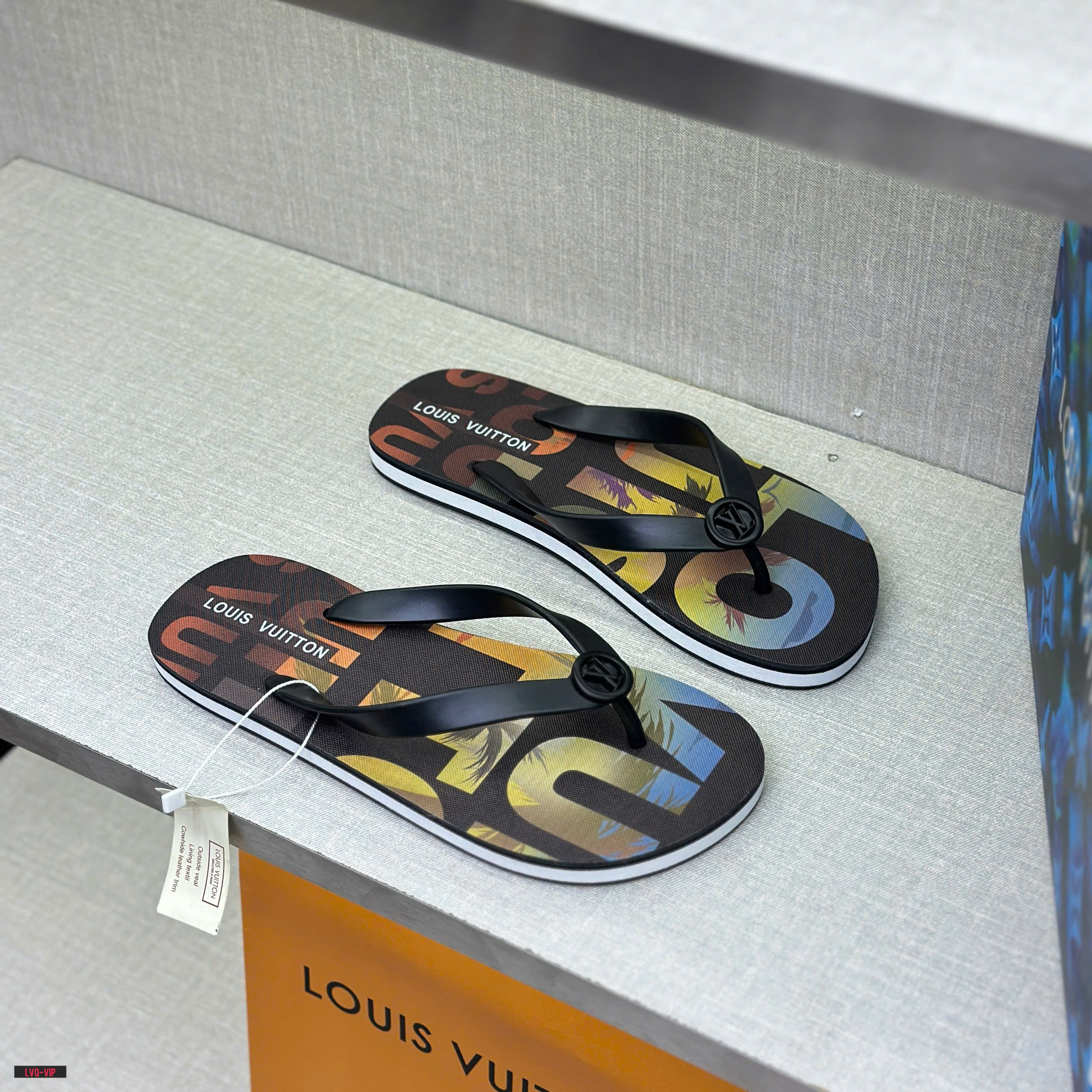 Dép tông, xỏ ngón Louis Vuitton LV Đen logo tròn quai phối họa tiết chữ to màu sắc đế Like Auth fullbox LVQ