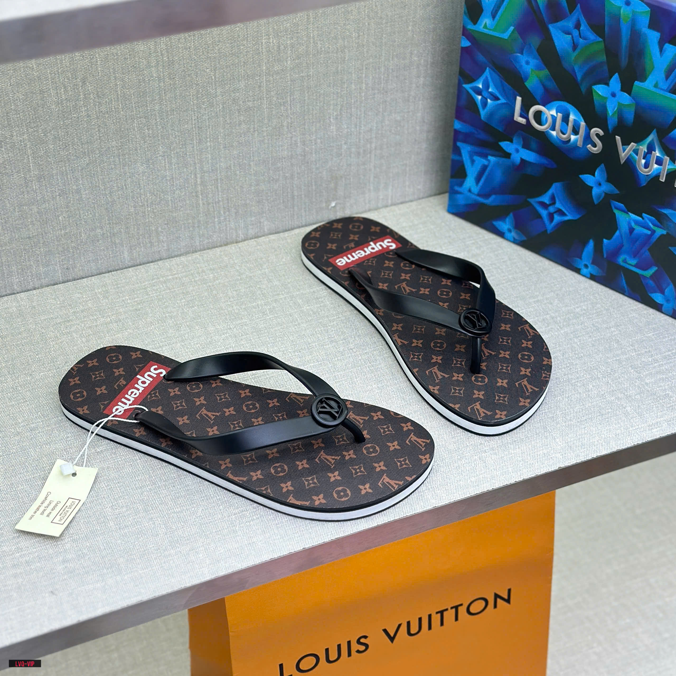 Dép tông, xỏ ngón Louis Vuitton LV Đen logo tròn quai phối họa tiết hoa vân Nâu Supreme nhỏ đế Like Auth fullbox LVQ