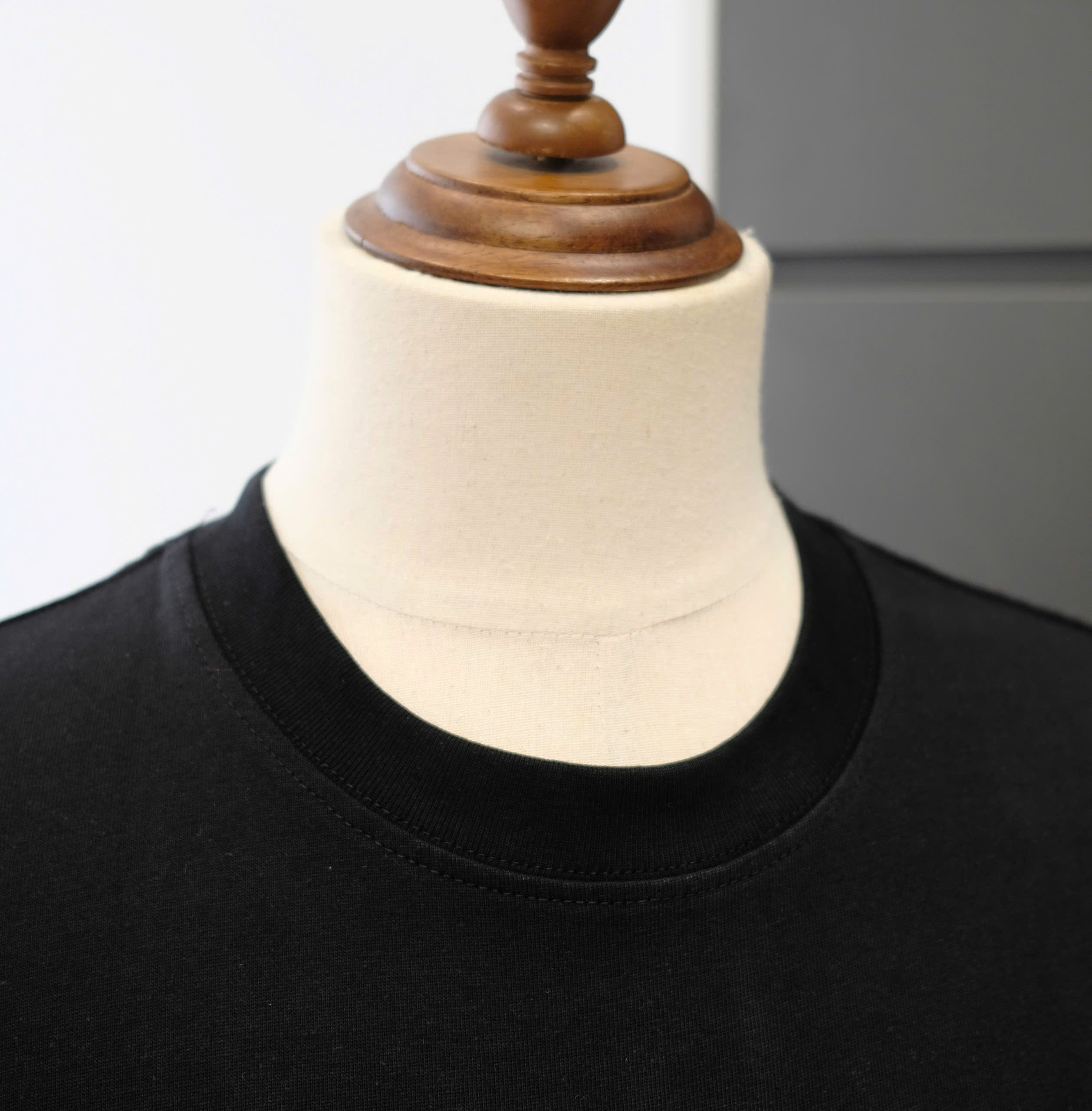 Áo phông T-shirt Loewe Đen logo Xanh Like Auth DDT