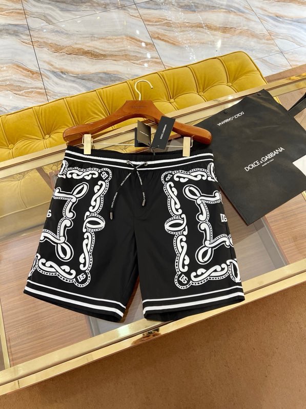 Quần short gió Dolce Gabbana DG Đen họa tiết ô xoắn Trắng Like Auth VTN