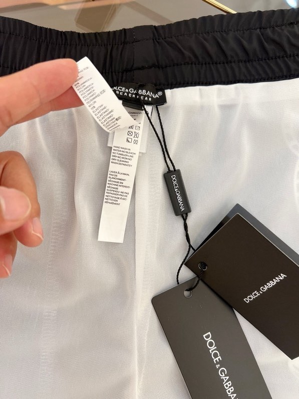 Quần short gió Dolce Gabbana DG Đen họa tiết ô xoắn Trắng Like Auth VTN