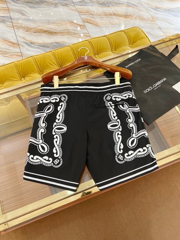 Quần short gió Dolce Gabbana DG Đen họa tiết ô xoắn Trắng Like Auth VTN