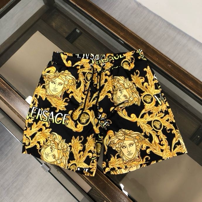 Quần short gió Versace VS Đen họa tiết hoa văn chữ mặt logo Vàng to full Like Auth VTN