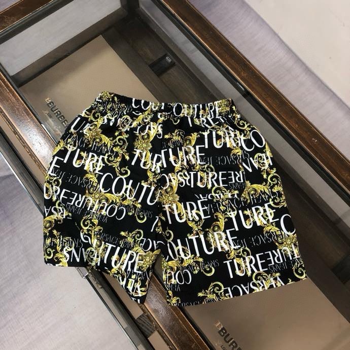 Quần short gió Versace VS Đen họa tiết hoa văn Vàng chữ Trắng full Like Auth VTN