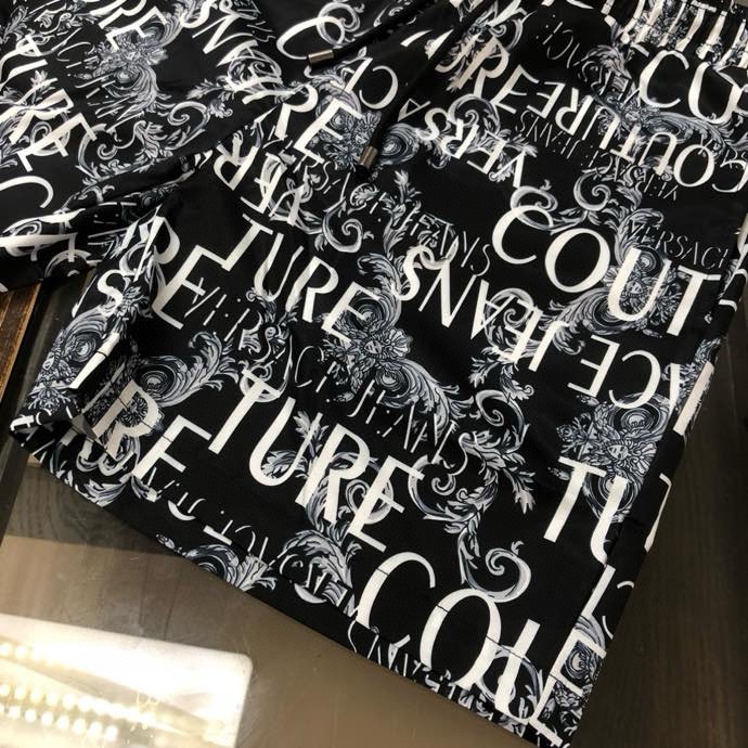 Quần short gió Versace VS Đen họa tiết hoa văn chữ Trắng loang full Like Auth VTN