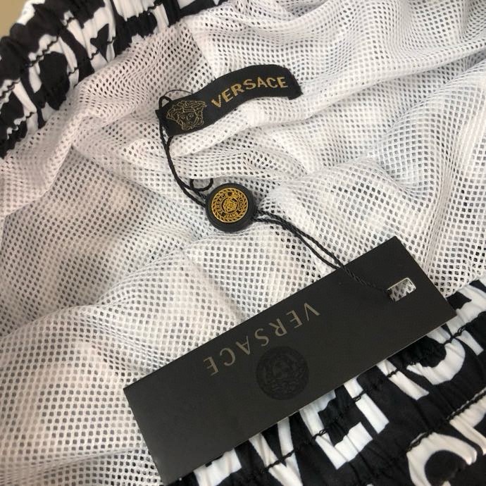Quần short gió Versace VS Đen họa tiết chữ logo Trắng full Like Auth VTN