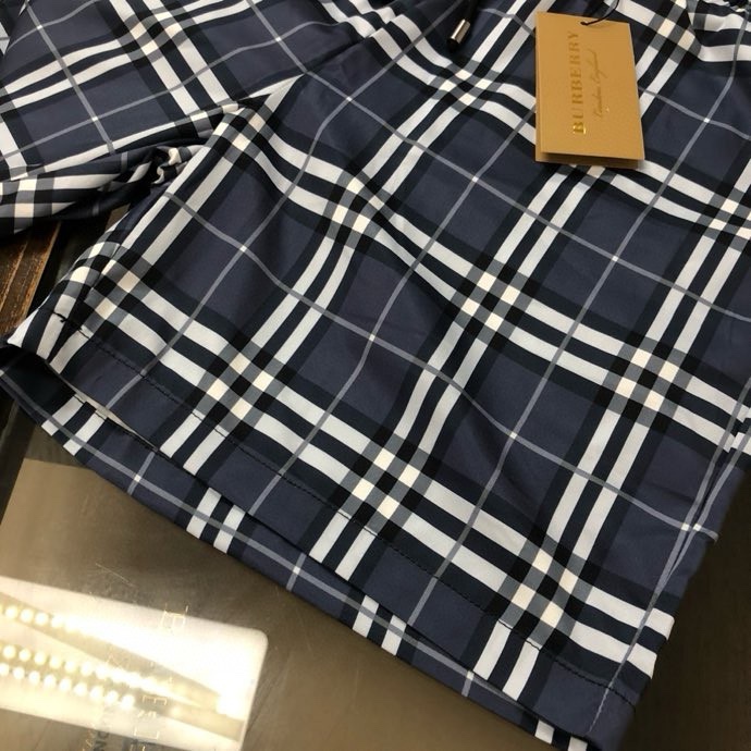 Quần short gió Burberry BBR Xánh than kẻ sọc nhỏ Like Auth VTN