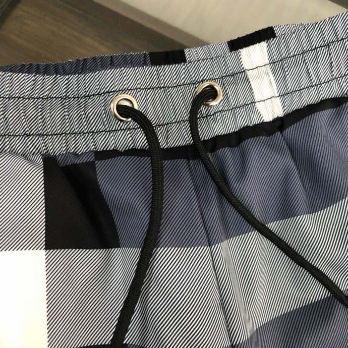 Quần short gió Burberry BBR Xanh kẻ sọc Xám to Like Auth VTN