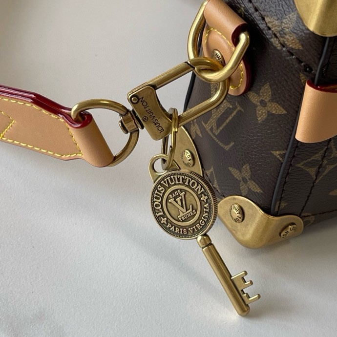 Túi vuông đeo chéo, cầm tay Louis Vuitton LV Nâu họa tiết hoa vân logo phối khóa viền kim loại Like Auth fullbox VTN