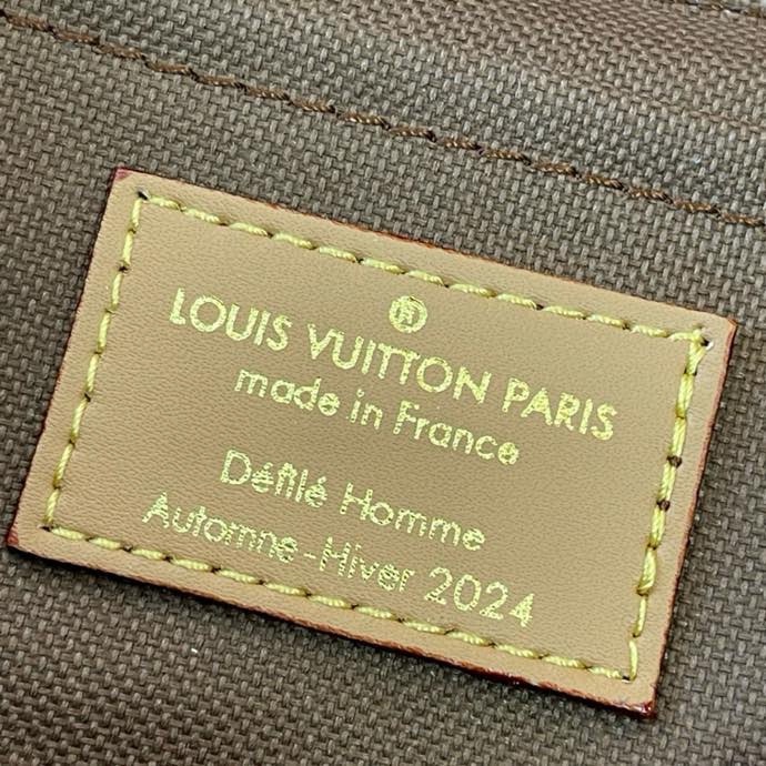 Túi vuông đeo chéo, cầm tay Louis Vuitton LV Nâu họa tiết hoa vân logo phối khóa viền kim loại Like Auth fullbox VTN