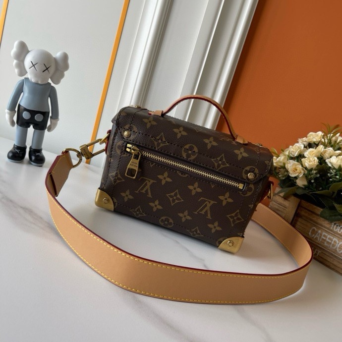 Túi vuông đeo chéo, cầm tay Louis Vuitton LV Nâu họa tiết hoa vân logo phối khóa viền kim loại Like Auth fullbox VTN