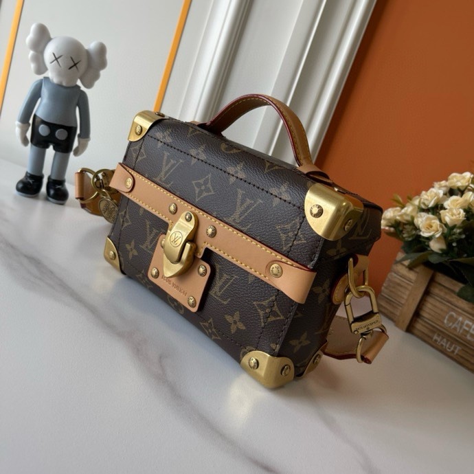 Túi vuông đeo chéo, cầm tay Louis Vuitton LV Nâu họa tiết hoa vân logo phối khóa viền kim loại Like Auth fullbox VTN