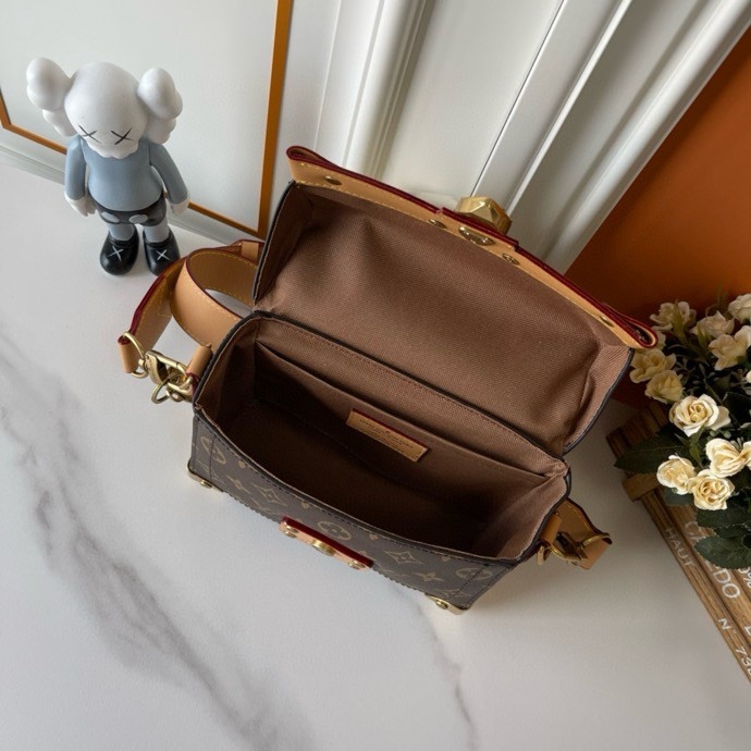 Túi vuông đeo chéo, cầm tay Louis Vuitton LV Nâu họa tiết hoa vân logo phối khóa viền kim loại Like Auth fullbox VTN
