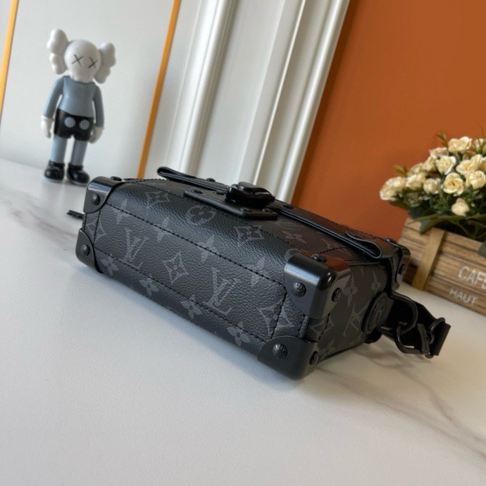 Túi vuông đeo chéo, cầm tay Louis Vuitton LV Đen họa tiết hoa vân logo phối khóa viền kim loại Like Auth fullbox VT