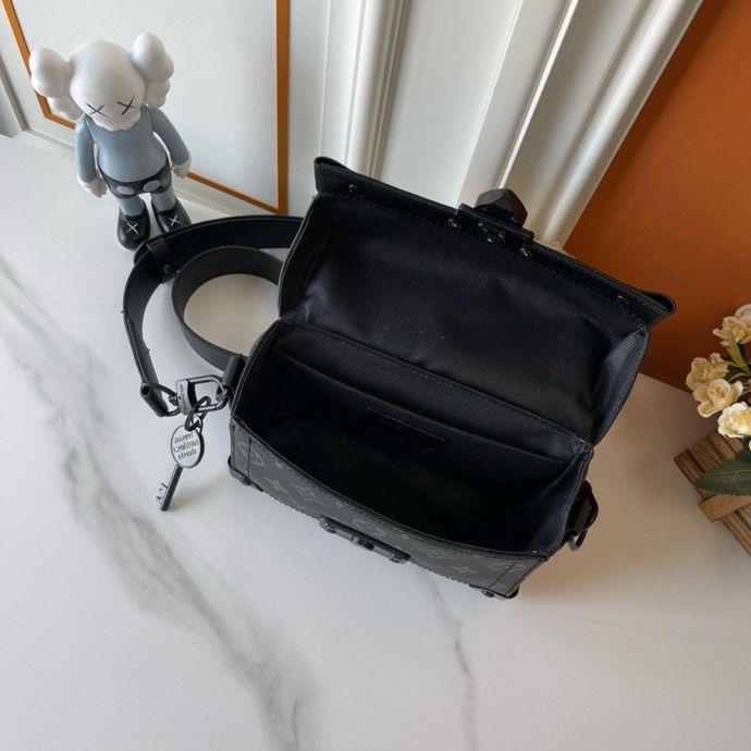 Túi vuông đeo chéo, cầm tay Louis Vuitton LV Đen họa tiết hoa vân logo phối khóa viền kim loại Like Auth fullbox VT