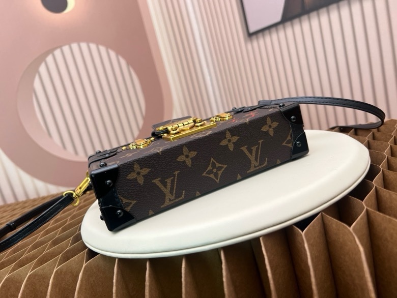 Túi vuông đeo chéo Louis Vuitton LV Nâu họa tiết hoa vân logo phối khóa Vàng Like Auth fullbox VTN