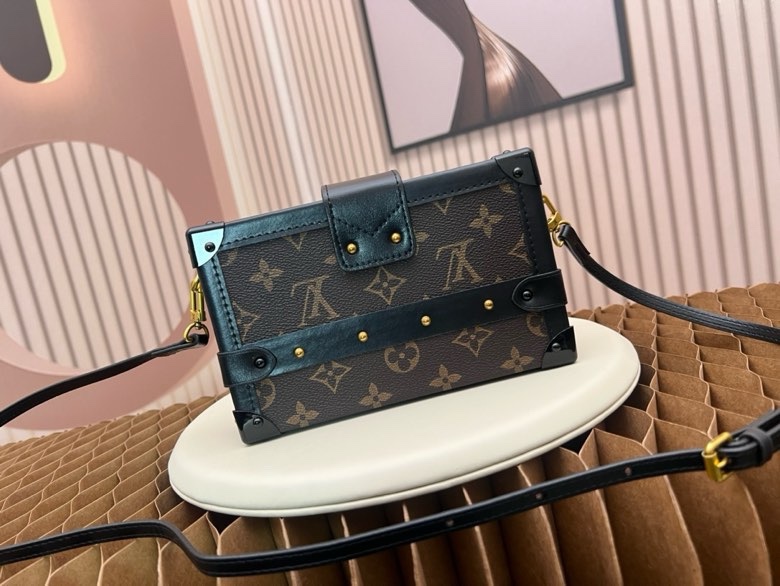 Túi vuông đeo chéo Louis Vuitton LV Nâu họa tiết hoa vân logo phối khóa Vàng Like Auth fullbox VTN