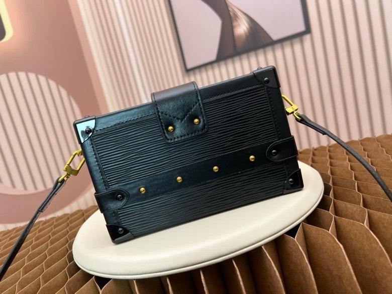 Túi vuông đeo chéo Louis Vuitton LV Đen phối khóa Vàng Like Auth fullbox VTN