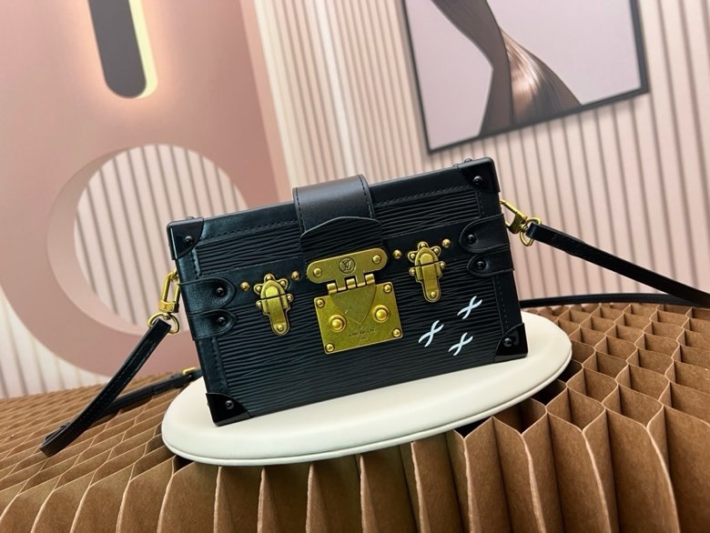 Túi vuông đeo chéo Louis Vuitton LV Đen phối khóa Vàng Like Auth fullbox VTN