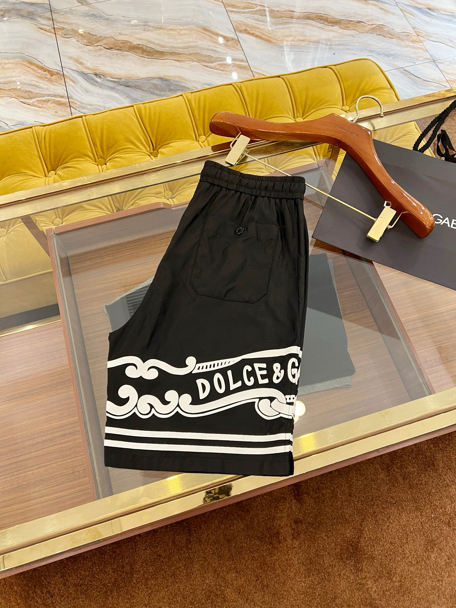 Bộ, set hè Dolce Gabbana DG Đen logo kẻ viền Trắng Like Auth VTN