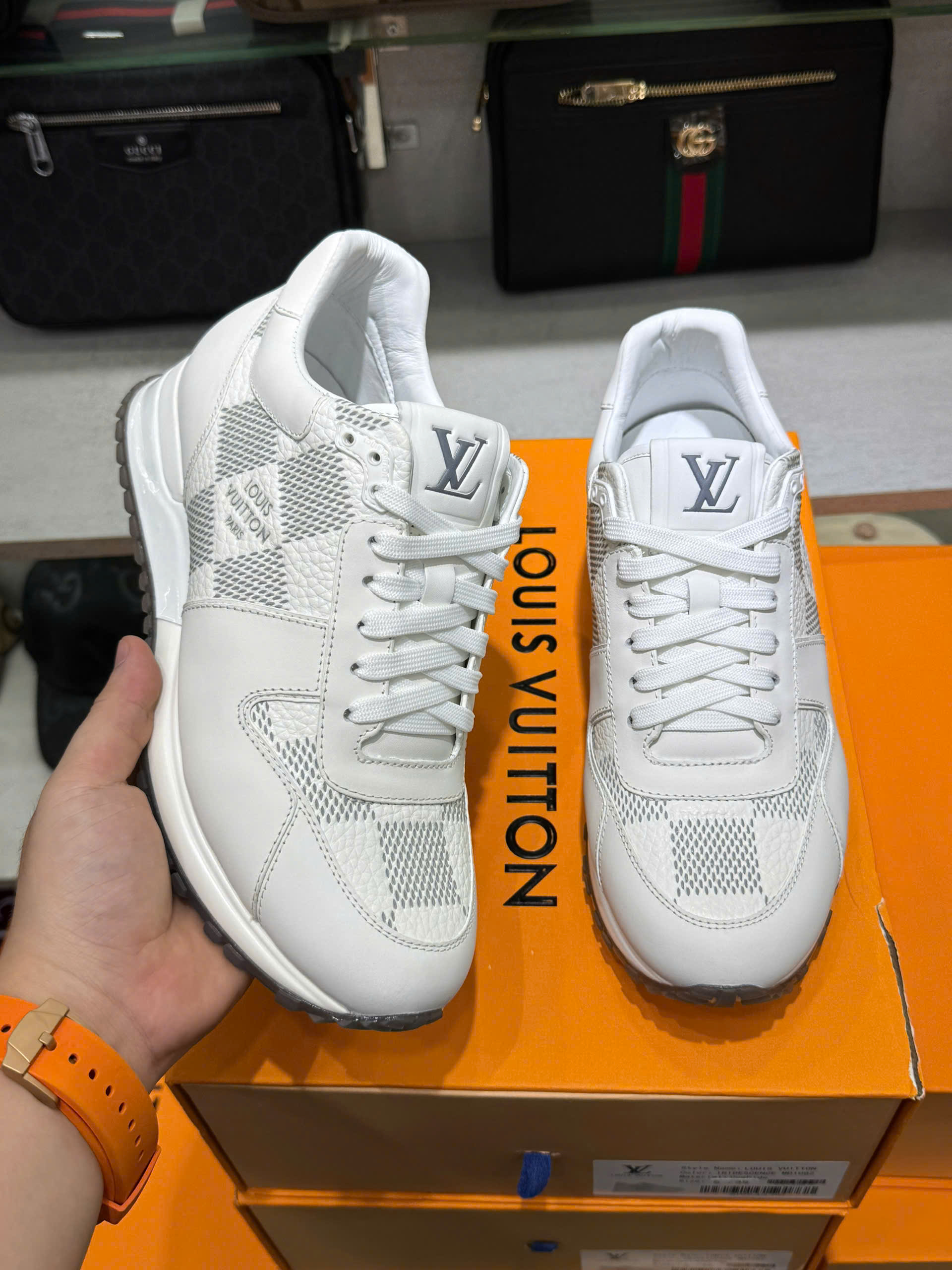 Giày sneaker Louis Vuitton LV Trắng họa tiết caro Like Auth fullbox DDT