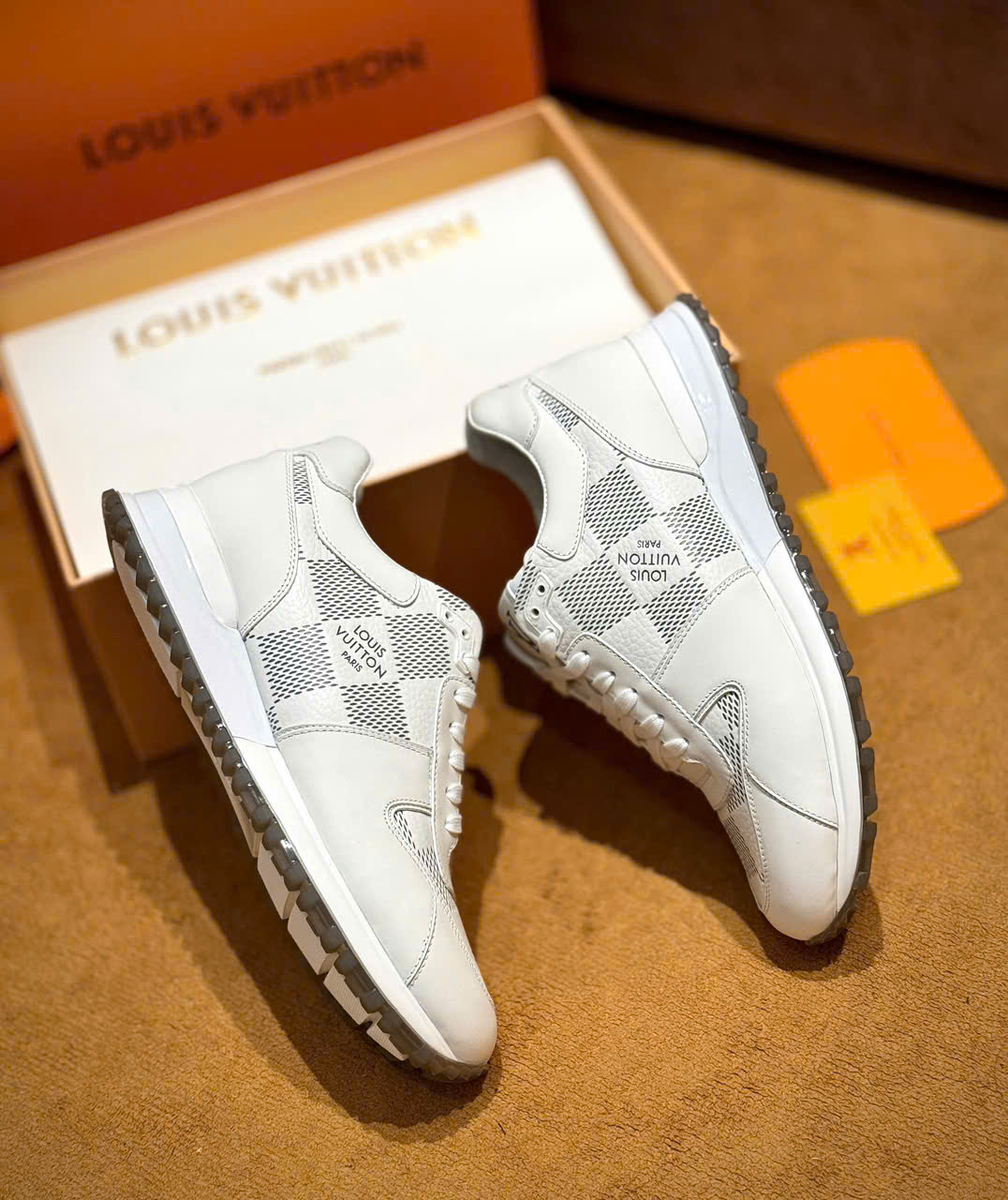 Giày sneaker Louis Vuitton LV Trắng họa tiết caro Like Auth fullbox DDT