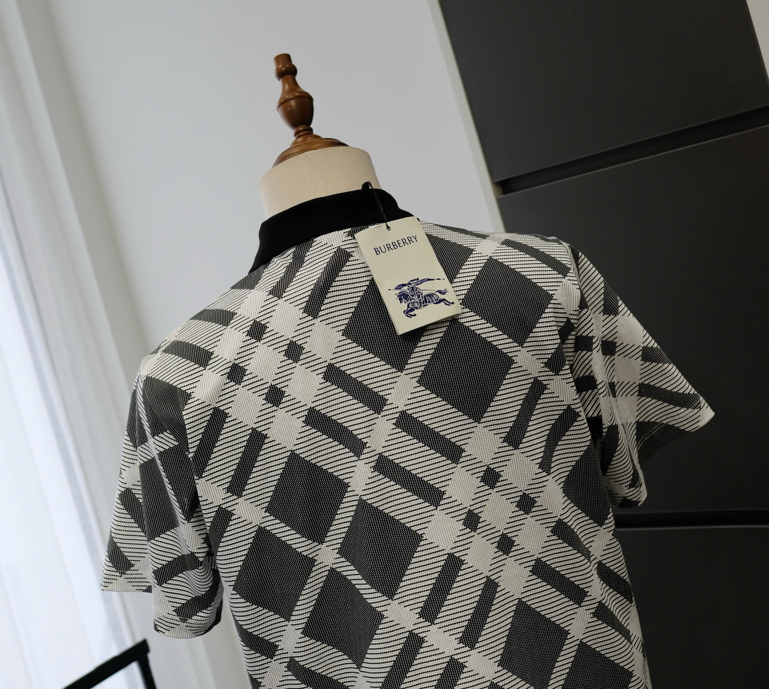 Áo polo Burberry BBR Xám kẻ sọc Trắng Like Auth DDT
