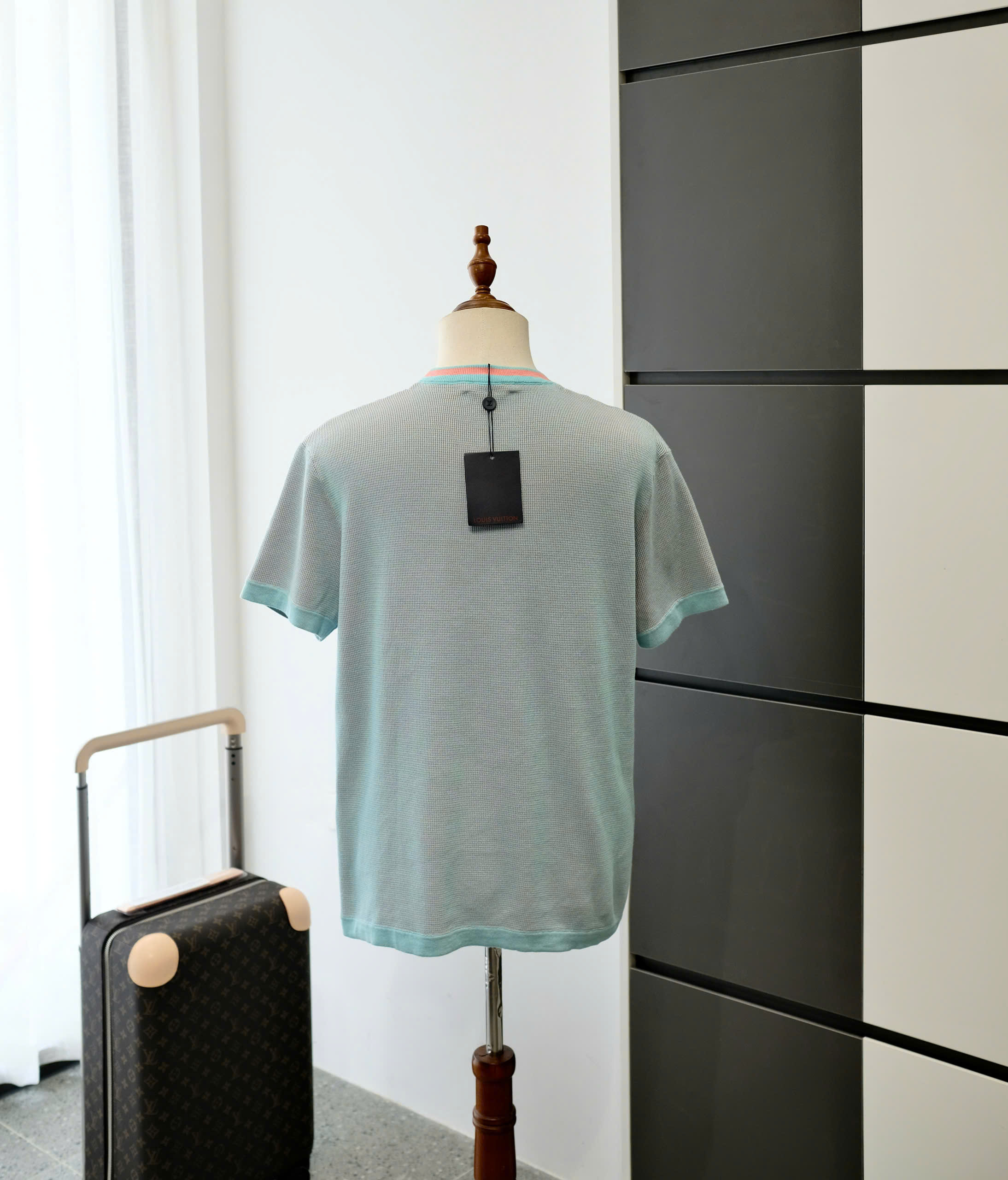 Áo phông T-shirt len Louis Vuitton LV Xanh Xám logo viền Cam ngực Like Auth DDT