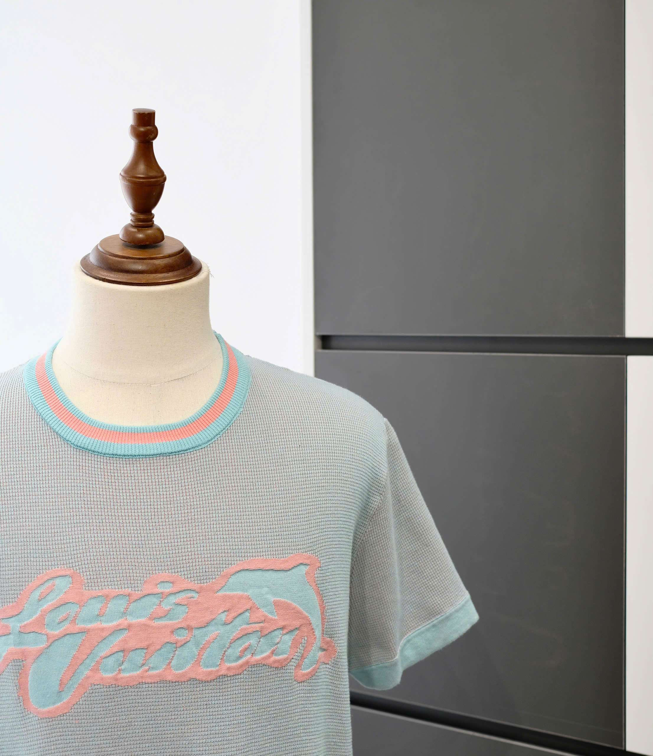 Áo phông T-shirt len Louis Vuitton LV Xanh Xám logo viền Cam ngực Like Auth DDT